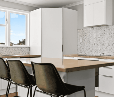 Super tidy 2 bedroom home - Photo 3