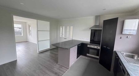 A big home with new renovations done. - Photo 4