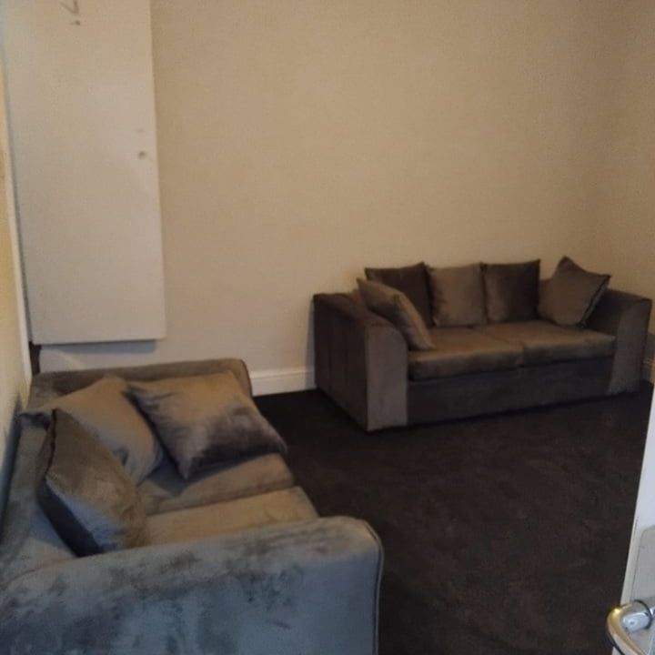 2 Bed Semi-Detached House, Conway View, LS8 - Photo 1