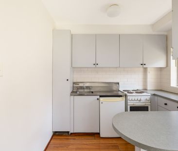 425/4-14 Roslyn Gardens, Elizabeth Bay NSW 2011 - Apartment For Ren... - Photo 5