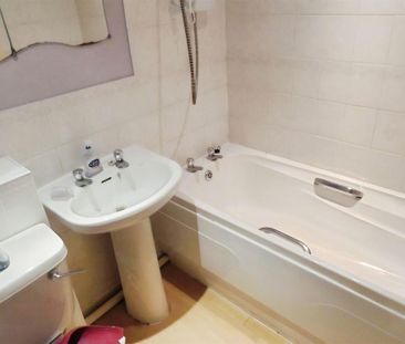 2 bedroom semi-detached house to rent - Photo 1