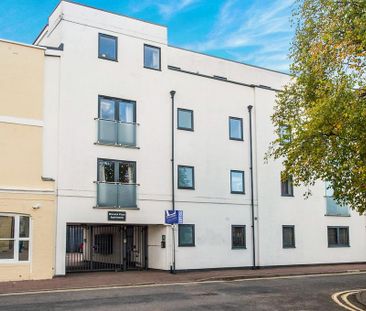 2 bedroom flat to rent - Photo 2