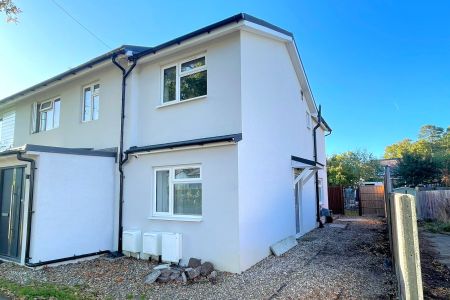2A Mayfield Close, Addlestone, Surrey, KT15 - Photo 5