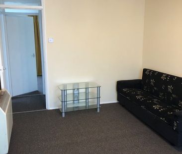 1 Bed Flat, Dellow Close, IG2 - Photo 1