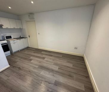 Studio to rent - Photo 6