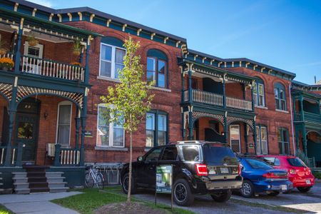 3 - 48 Sweetland Avenue - Photo 3