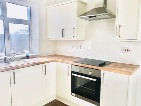 1 bedroom in a house share to rent - Photo 1