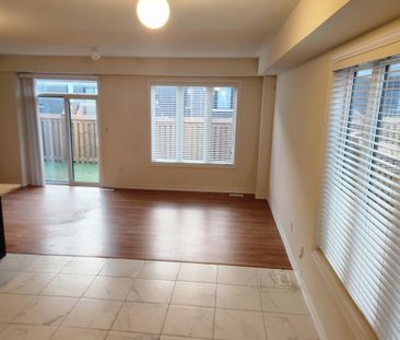 For Lease - 35 Tamworth Terrace, Barrie, Ontario - Photo 1