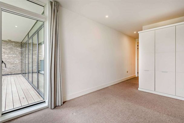 A superb second floor, two bedroom apartment in Trumpington - Photo 1