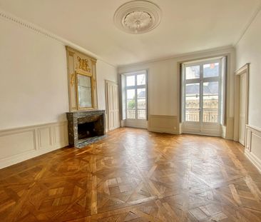 A Louer - Nantes Quartier Chateau - Appartement Nantes 5 Pièces De ... - Photo 1