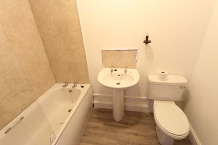 1 Bedroom Property To Rent - Photo 5