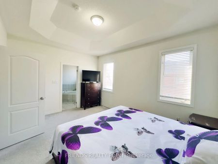 Condo Townhouse For Lease | E9233655 - Photo 4