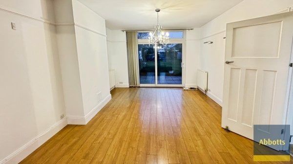 Clapgate Lane, Ipswich - Photo 1