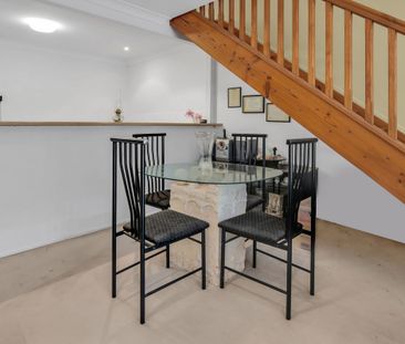 2/130 Plateau Crescent, Carrara QLD 4211 - Townhouse For Rent | Domain - Photo 4