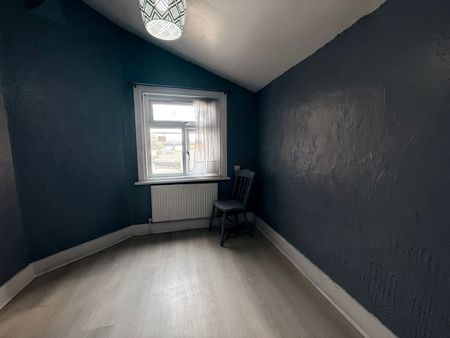 3 Bed Flat, High Road, IG1 - Photo 3