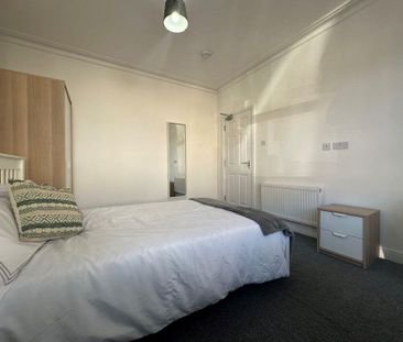 1 bedroom in a house share to rent - Photo 5