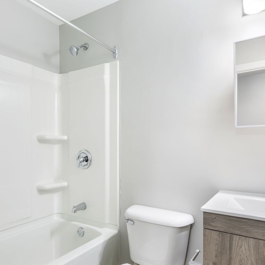 For Lease - 646 Lansdowne Avenue Unit# 4, Toronto, Ontario - Photo 1