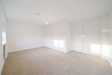 Kingfisher Drive, Northampton - Photo 3