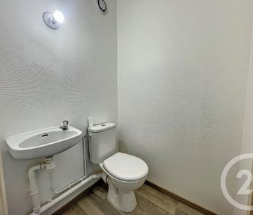 Location Appartement 2 pièces 49m² ST ANDRE LES VERGERS 10120 - Photo 4