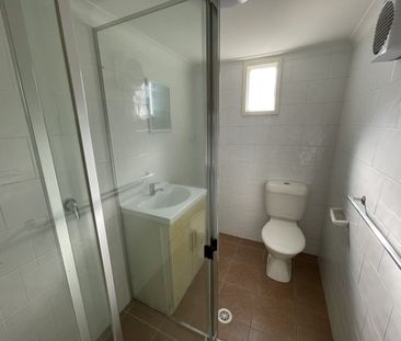 Tidy 3 Bedroom Home - Photo 6