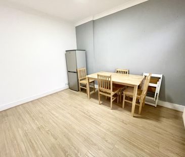 4 bedroom terraced house to rent - Photo 2