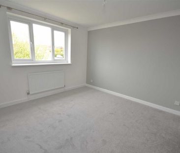 4 bedroom detached house to rent - Photo 2