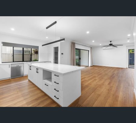 2/4 Second Avenue, Palm Beach, Qld 4221 - Photo 4