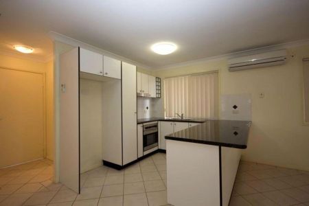 2/253 Cavendish Road, 4151, Coorparoo Qld - Photo 2