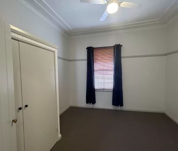 Full of Charm - Photo 2