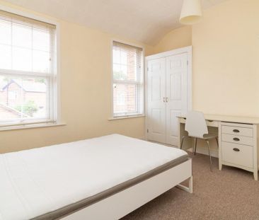 4 bedroom terraced house to rent - Photo 2