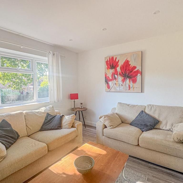 3 bedroom end of terrace house to rent - Photo 1