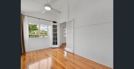 Renovated Three-Bedroom Home w/ Air-conditioning - Photo 5