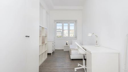 Room in a shared 11-bedroom apartment for rent in Lisbon, perfect for students - Foto 2