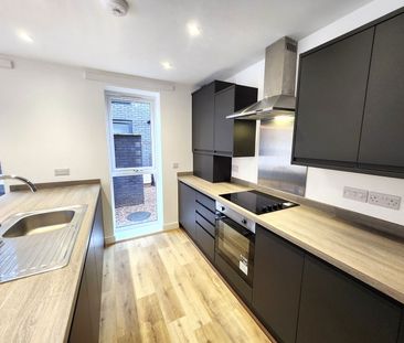 200 Stourbridge Road, Stourbridge, DY9 7BU - Photo 5