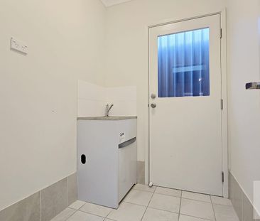 Family Home in the heart of North Kellyville. - Photo 3
