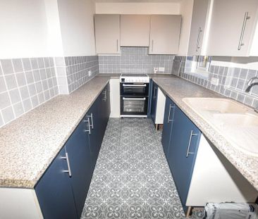 2 bedroom semi-detached house to rent - Photo 6