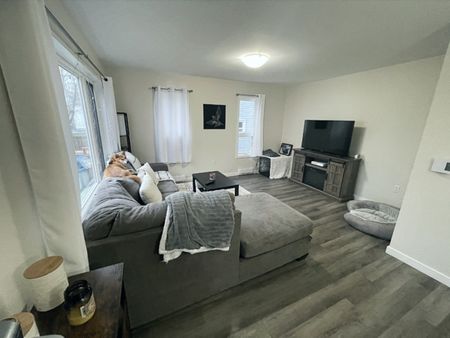 Bright 2-Bedroom Rental | 92 Frederick Ave, Fairview | Large Deck, Parking & In-Unit Laundry | $1,895 Available Now - Photo 4