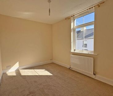2 bedroom end of terrace house to rent - Photo 5