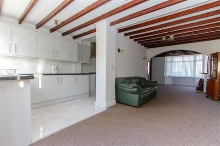 3 Bed Terraced House, Yule Road, CV2 - Photo 3