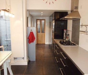 2 bedroom terraced house to rent - Photo 5