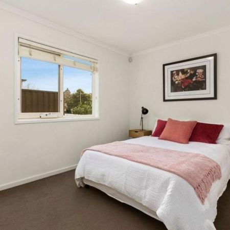 First class 2 Bedroom Apartment waits! - Photo 4