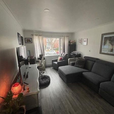 5 ½ rénové à louer - Photo 3