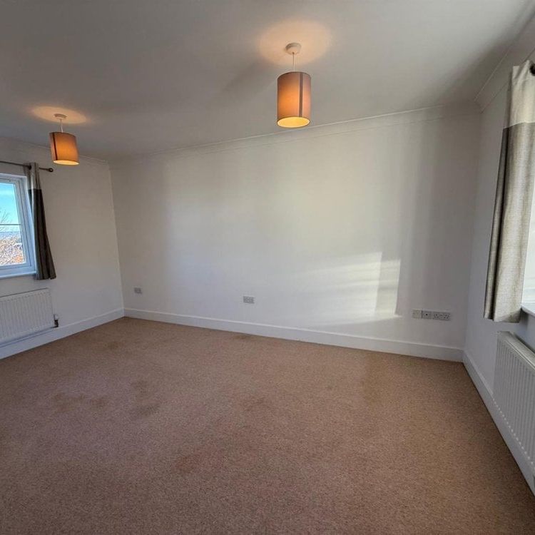 Russell Walk, Exeter - Photo 1