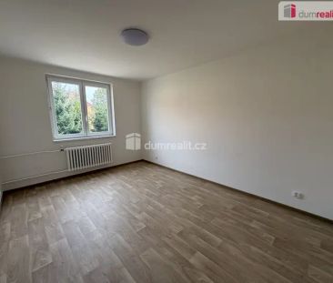 pronájem revitalizovaného bytu s balkónem, garáží a parkovacím míst... - Photo 3