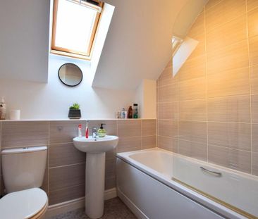 4 bedroom terraced house to rent - Photo 5