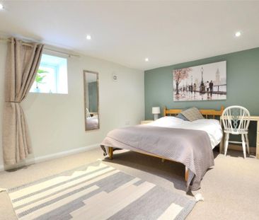 4 bedroom end of terrace house to rent - Photo 6