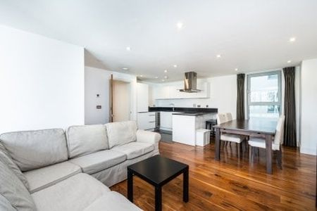 3 bedroom flat to rent - Photo 3