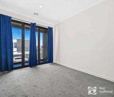 Spacious Home with Generous Backyard & Modern Comforts - Photo 4