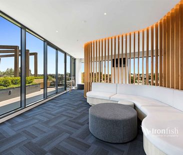 ONE OF A KIND! - Photo 3