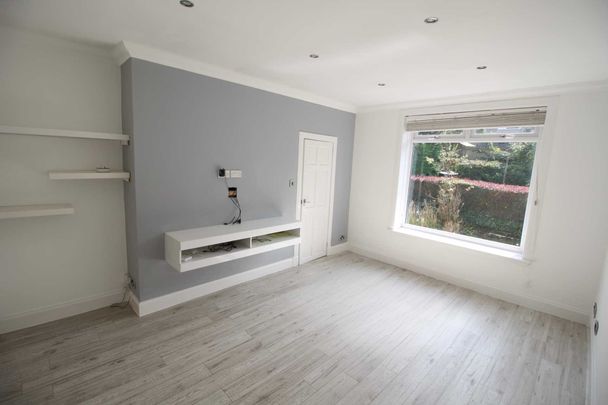 Price £950 pcm - Available Now - Unfurnished - Photo 1